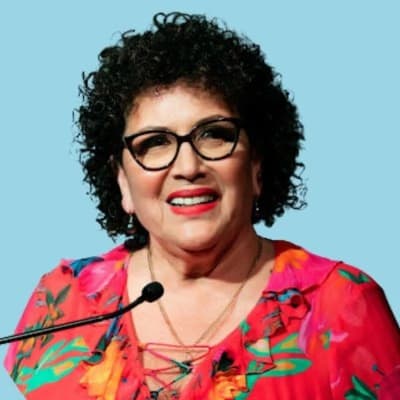 Anne Fitisemanu headshot